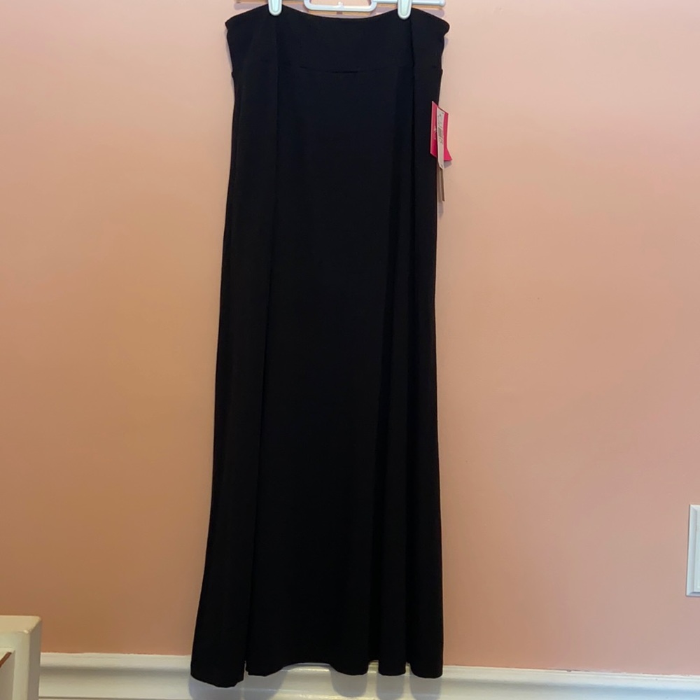 NWT Juniors XL (16) Long Black Skirt